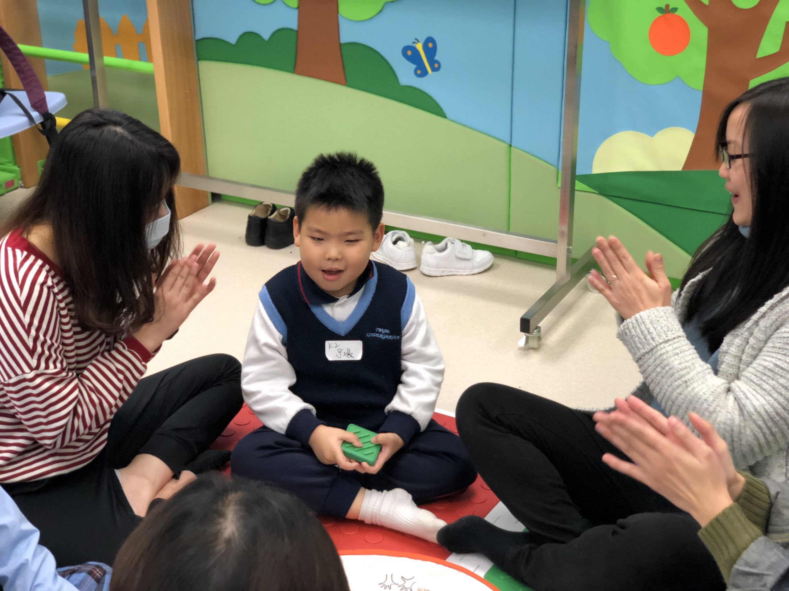 tung wah teachers practice reach and match with children