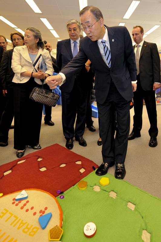 Photo: Former United Nations Secretary-General Bam Ki-Moon was reviewing the Reach & Match prototype at the UN ECOSOC Innovation Fair. Source: UN Information Service 2011
